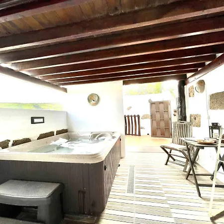 Great Rural House With Jacuzii, Wifi And Barbecue In Lanzarote Style בית נופש