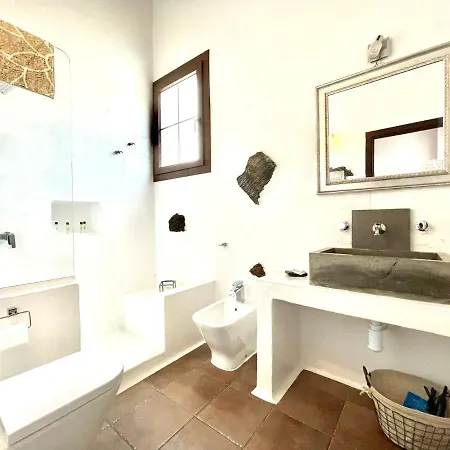 Great Rural House With Jacuzii, Wifi And Barbecue In Lanzarote Style * Haria