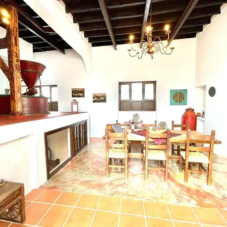 Holiday home Great Rural House With Jacuzii, Wifi And Barbecue In Lanzarote Style *