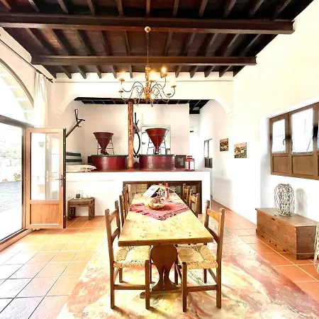 Great Rural House With Jacuzii, Wifi And Barbecue In Lanzarote Style *