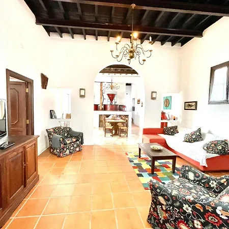 Holiday home Great Rural House With Jacuzii, Wifi And Barbecue In Lanzarote Style