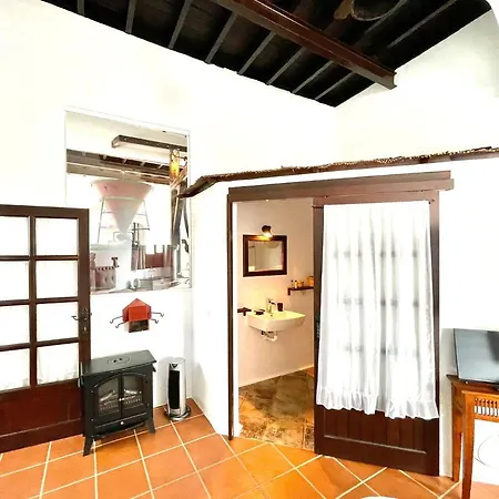 Great Rural House With Jacuzii, Wifi And Barbecue In Lanzarote Style * Haría