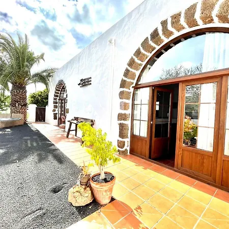 Great Rural House With Jacuzii, Wifi And Barbecue In Lanzarote Style