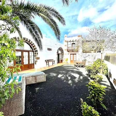 Great Rural House With Jacuzii, Wifi And Barbecue In Lanzarote Style