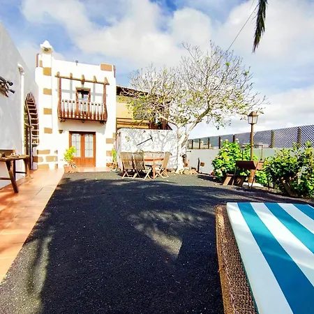 Сasa de vacaciones Great Rural House With Jacuzii, Wifi And Barbecue In Lanzarote Style