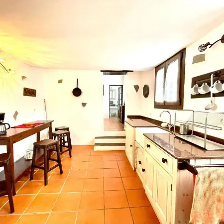 Great Rural House With Jacuzii, Wifi And Barbecue In Lanzarote Style Сasa de vacaciones